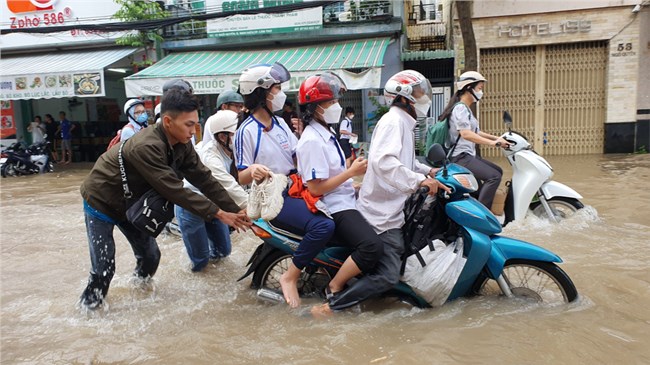 Cần Thơ: Học sinh nghỉ học 3 ngày vì triều cường dâng cao (10/10/2022)